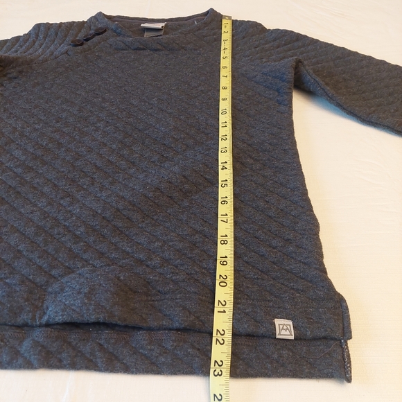 Avalanche Grey Quilted Button Cuff Crewneck Sweatshirt Outdoor Minimalist Size S - Picture 15 of 16